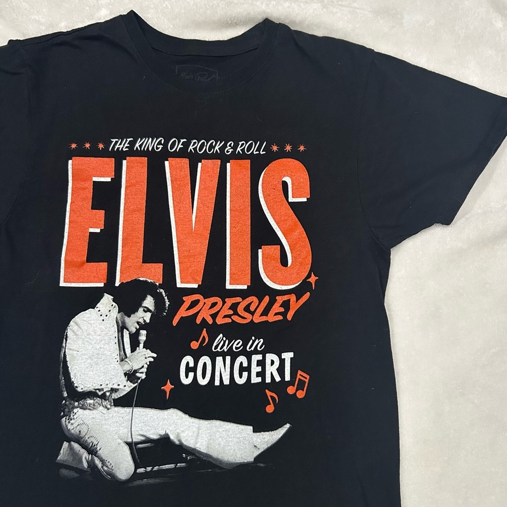 Elvis Presley Live In Concert t-shirt black cotton 
red white print women small